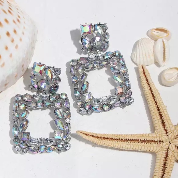 Rhinestone Square Earrings - Picture 4 of 4